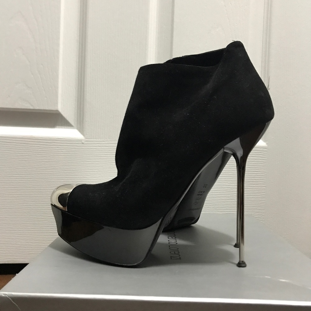 Boots - Picture 5 of 5